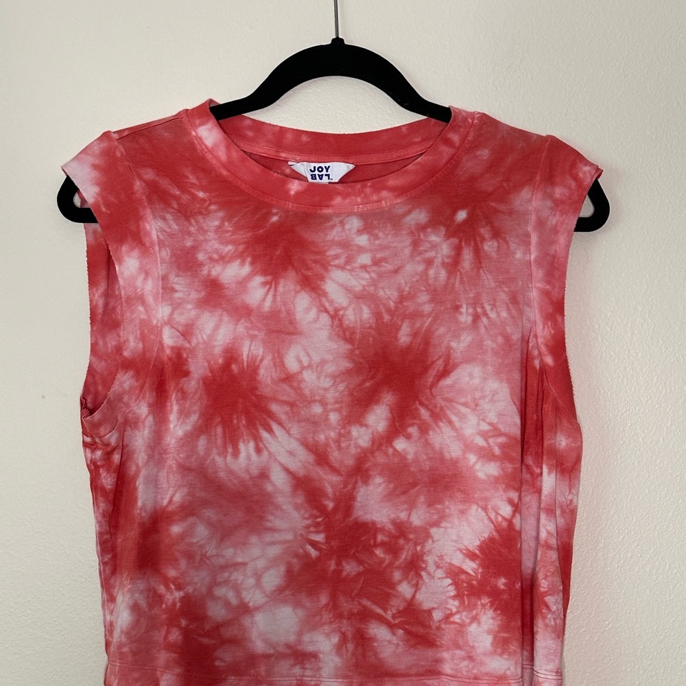 Joylab (sm) coral tie dye crop pullover. Shoulders have raw finished edging - Picture 4 of 5